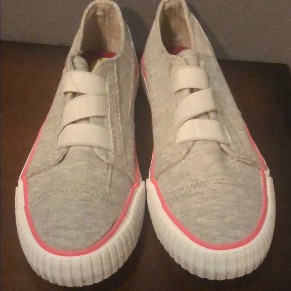 Girls shoes